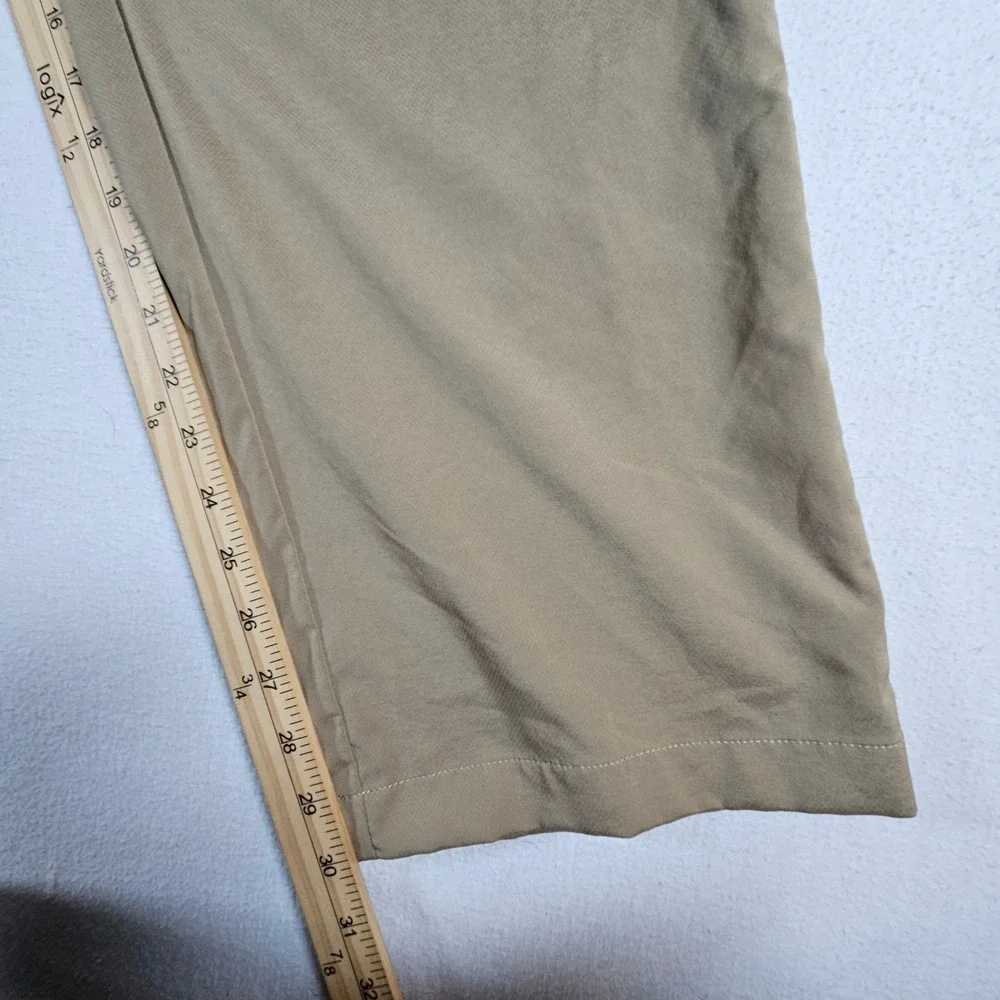 Under Armour Performance Pants Mens 40/30 Tan Loose Fit Straight Leg Golf Khaki
